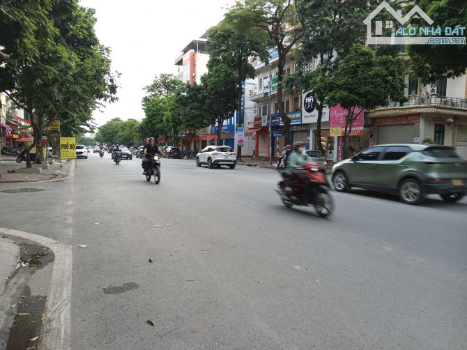 Đất Mặt phố Nguyễn Cảnh Dị 320m2, MT: 16m, giá 240 tỷ