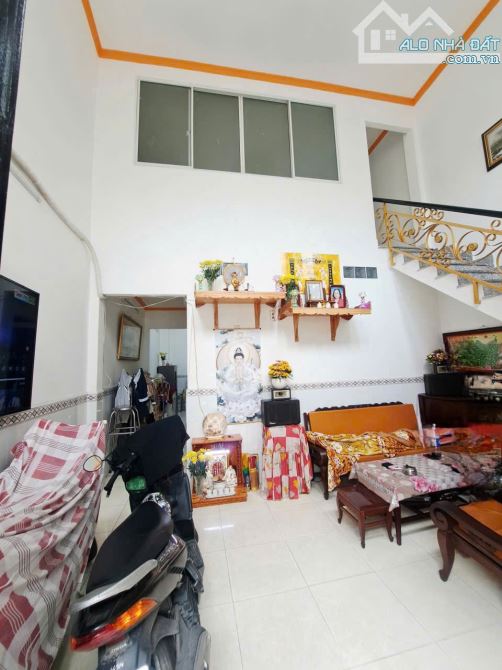 Bán Gấp Nhà 1/ HXH thông đường chiến lược Bình Tân DT 5.5mx10.5m 2 Tầng giá chỉ 4.3 Tỷ - 2