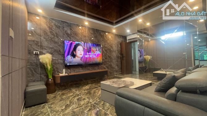 Tập thể VIP, 100m, 3ngủ 2wc, Hai thoáng, Ô tô đỗ, Nội thất cao cấp, Sổ đỏ rộng, Cực hiếm!! - 2