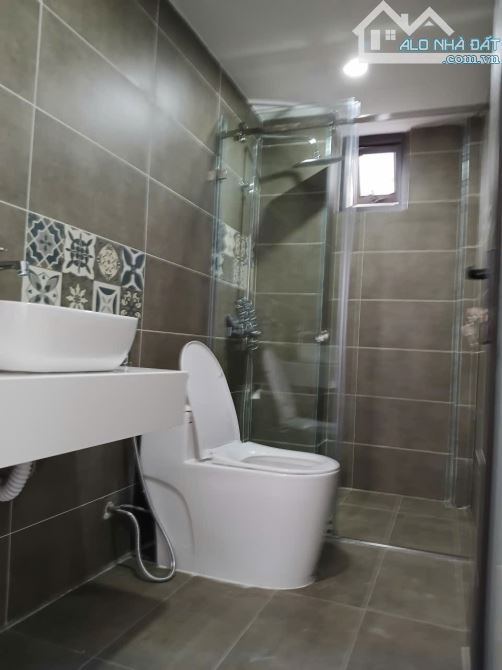 Nhà số 35 Đỗ Ngọc Du 44m 5 tầng thang máy 12 Tỷ - 2