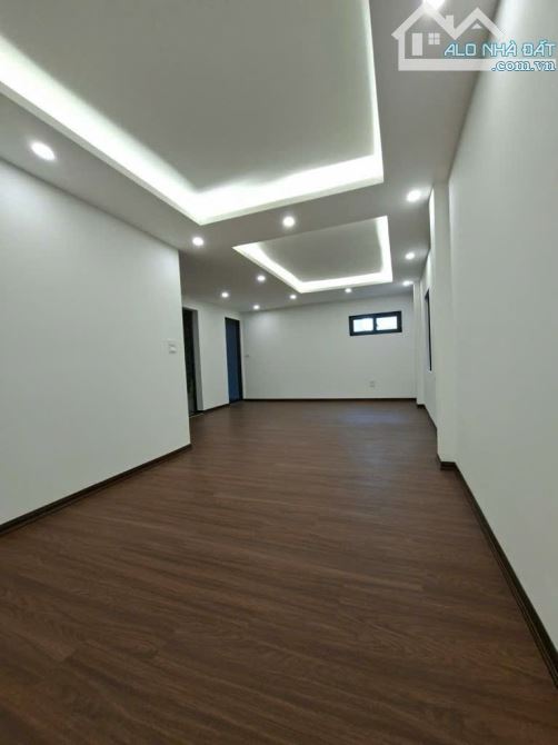 BÁN NHÀ 5 TẦNG ĐỨC GIANG - LONG BIÊN - DT 47M - MT 5.8M - GIÁ CHỈ 6.5 TỶ - GẦN PHỐ - 2