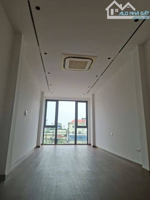 NHÀ 5 TẦNG THANG MÁY – PHỐ THANH AM – DT 43M – GIÁ 12TỶ - Ô TÔ – VẢI HÈ KINH DOANH - 2