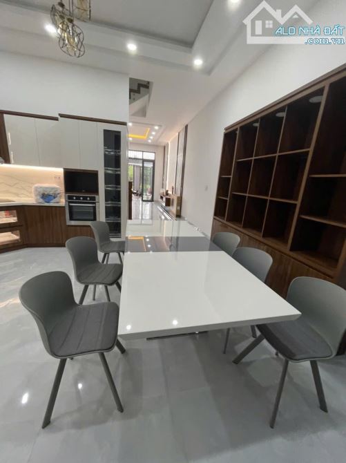 Bán Nhà 3 Mê Mặt Tiền Trần Phú Full Nội Thất Ngay Khu Đấu Giá - 2