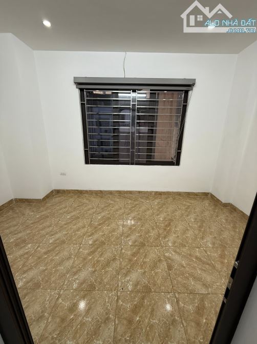Bán gấp nhà Đông Thiên - Vĩnh Hưng nhà mới, phân khúc hiếm, vị trí đẹp chỉ 4,6 tỷ - 2