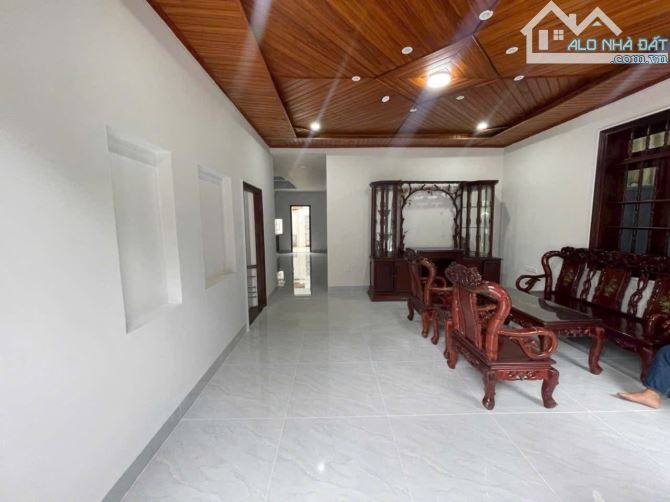 Bán Nhà 1 Trệt 1 Lửng Mái Thái – P. Phú Lợi DT: 10 x 20m  4 phòng ngủ, 4 WC - 2