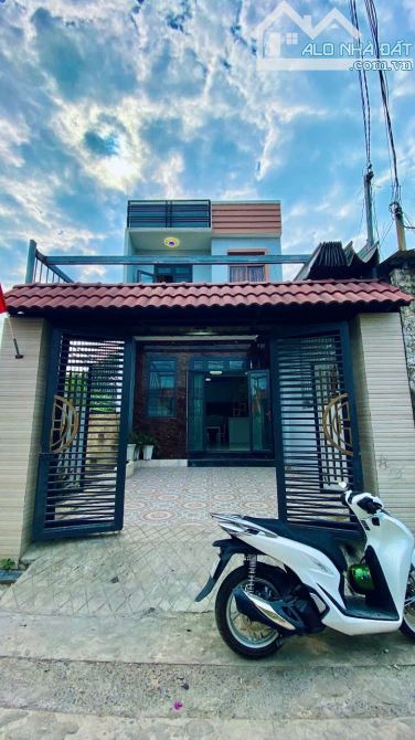 BÁN NHÀ 1 trệt 1 lầu 04 PHÒNG NGỦ - PHÁP LÝ SỔ HỒNG RIÊNG! - 2