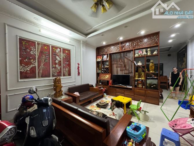 PHỐ GIẢI PHÓNG. 70M² - 5 TẦNG. GIÁ 14,5 TỶ. GARA Ô TÔ. KHU VUI CHƠI, SÂN ĐỂ Ô TÔ SIÊU RỘNG - 2