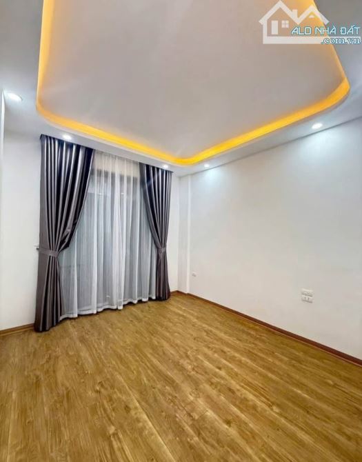 MAY MẮN  CHO AI M.UA ĐƯỢC CĂN NÀY- ĐC- Chiến Thắng - Hà Đông   DT  42 m2 GIÁ CHỈ 7,2 TỶ NG - 2