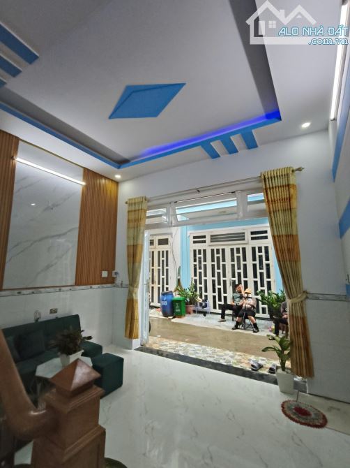 Nhà 2 tầng 575tr, 4x10 ngay Uỷ Ban Mỹ Hạnh 2 Phòng ngủ - 2