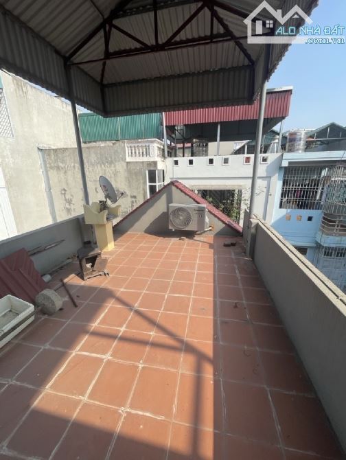 Nhà rẻ ở gần trung tâm thương mại - 2