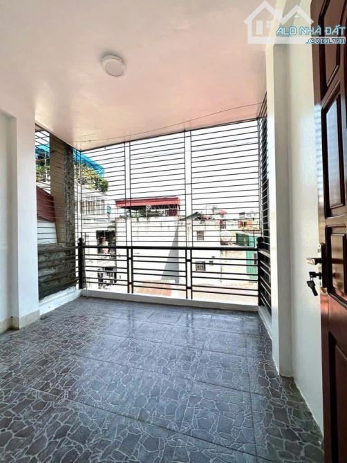 Cho thuê nhà Trần Quốc Hoàn – Cầu Giấy DT 42m x 5 tầng, phân lô, ôtô đỗ giá 20tr/th - 2