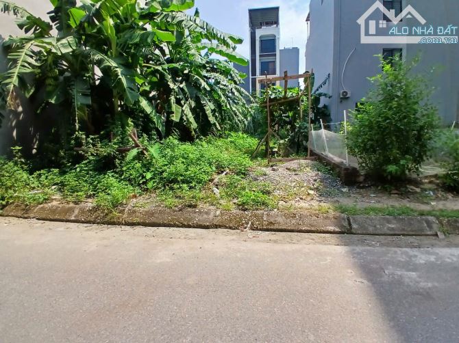Siêu phẩm128m2 đất dịch vụ Trũng Trên, mặt tiền gần 10m, ô tô tránh cách ga Nhổn 1km - 2