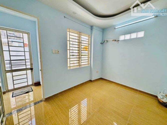 Bán nhà Dương Bá Trạc , lô góc , hẻm xe hơi,diện tích khủng ngang 5,2m x 25 x 3 tầng , 13t - 2
