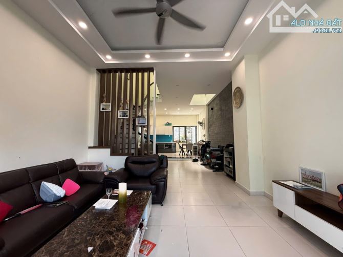 KHU VIP BÊN SÔNG GIGAMAL HBC - HXH - 3TẦNG - DT 85M2 - CHỈ 12.5TỶ . - 2