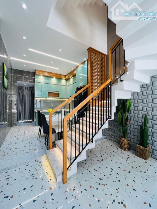 Nhà đẹp 54.6m2 ngay Đường Số 5, Thủ Đức. Giá: 3 Tỷ 090. SHR, đang cho thuê 13 tr / tháng - 2