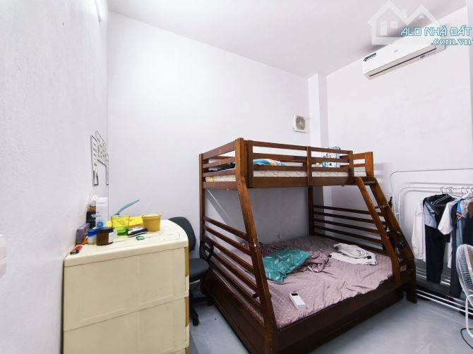 Bán nhà Vĩnh Hưng, 32m2, 3 tầng, MT 3,2m. Ngõ ô tô. Nhà đẹp full nội thất. 4 tỷ - 2