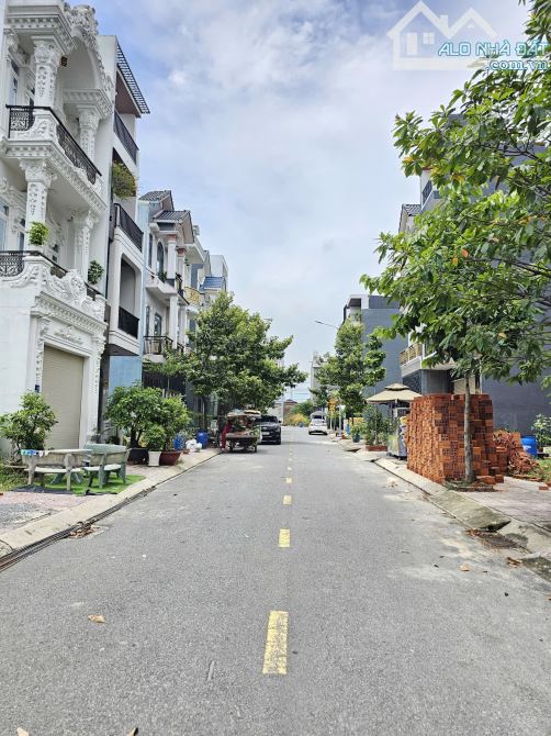 3,9Tỷ TL🔥Bán nhà 1 trệt 2 lầu 64m2 KDC Phú Hồng Thịnh 8, p.Bình Chuẩn, Tp.Thuận An - 2