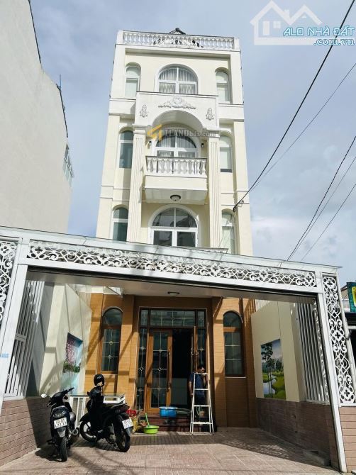 BÁN KHÁCH SẠN MẶT TIỀN LÕI TRUNG TÂM ĐÀ LẠT, AN DƯƠNG VƯƠNG 15 PHÒNG 18 TỶ