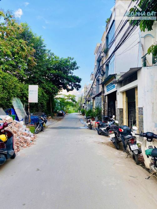 Bán đất hẻm xe hơi, Phường Phú Hữu Quận 9 giá 2,88 tỷ/51 m2 - 2