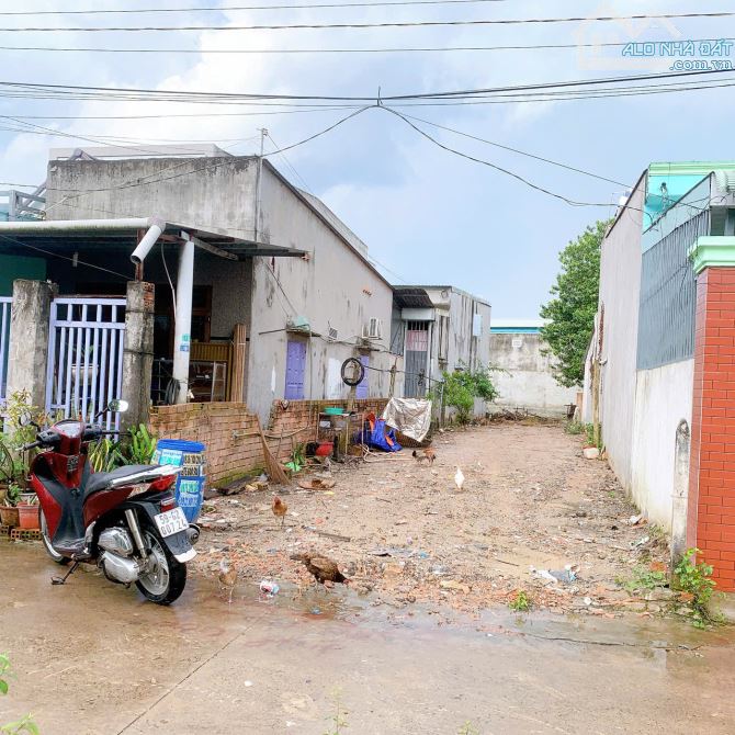 Ông anh gom tiền mua vị trí khác, bán nhanh 172.2m2 giá 1 tỷ 500, ngay chợ Chánh Lưu, sát - 2