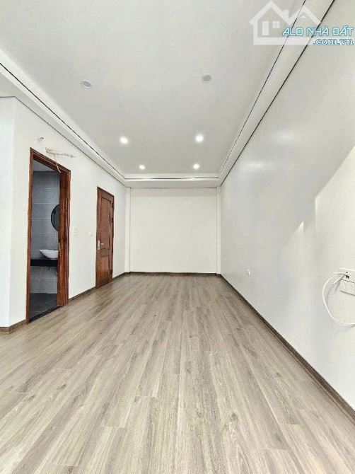 CĐT  Xây Tâm Huyết 5 tầng/50m2/6.45 tỷ- TT Phúc Lợi - Lonh Biên - 2