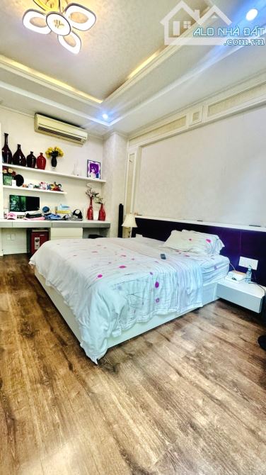 Bán Biệt Thự Đẹp 5 Tầng, Thang Máy, Có Hầm, 200m2, 10x20m, Chỉ 58 Tỷ 5, Tân Hưng, Quận 7 - 2