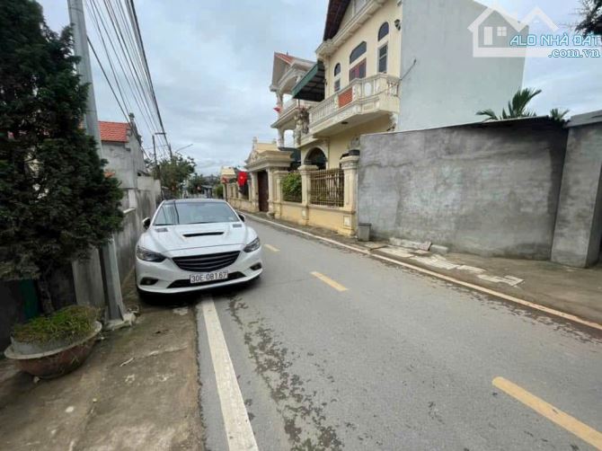 chủ đang rất cần tiền nên bán gấp lô đất ngay trục chính mà chỉ hơn 3tỷ - 2