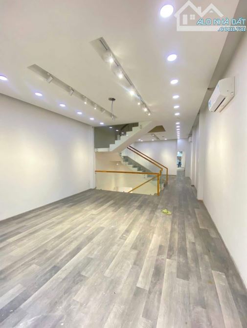 Bán nhà MT Nguyễn Trãi, Q5 - Giá chỉ 8tỷ2/75m2. Nhà đang có dòng tiền cho thuê 50tr/tháng - 2