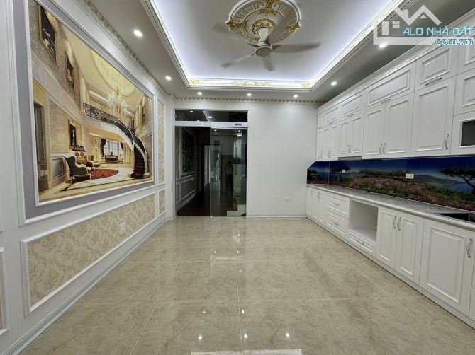 BÁN NHÀ 6 TẦNG PHÂN LÔ  PHỐ PHÙNG CHÍ KIÊN CẦU GIẤY 66M2   35 TỶ - 2