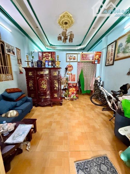 Bán gấp nhà HXT đường Nguyễn Văn Linh, Tân Thuận Tây Q.7. 50m2 chỉ 7 tỉ - 2