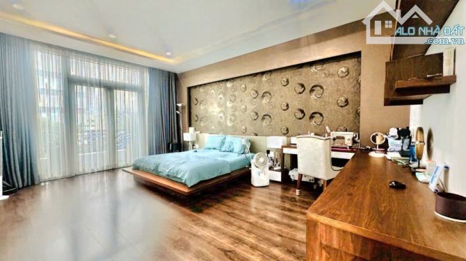 Bán Biệt Thự Đẹp 5 Tầng, Thang Máy, Có Hầm, 200m2, 10x20m, Chỉ 58 Tỷ 5, Tân Hưng, Quận 7 - 2