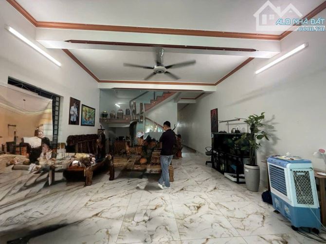 BÁN LÔ ĐẤT+ NHÀ 2 TẦNG  TỔNG DT 740M, MT 8M NGANG RỘNG.3,7 TỶ. - 2