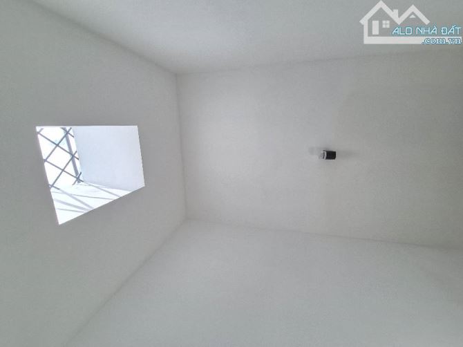 Bán nhà 3 tầng 3 phòng ngủ 4x13m đường Nguyễn Tư Giãn Phường 12 Gò Vấp 6,9 tỷ TL SHR - 2