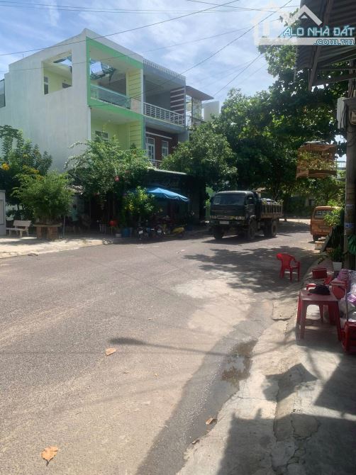 Bán đất mặt tiền đường Hoàng Văn Thái 84m2 - 2