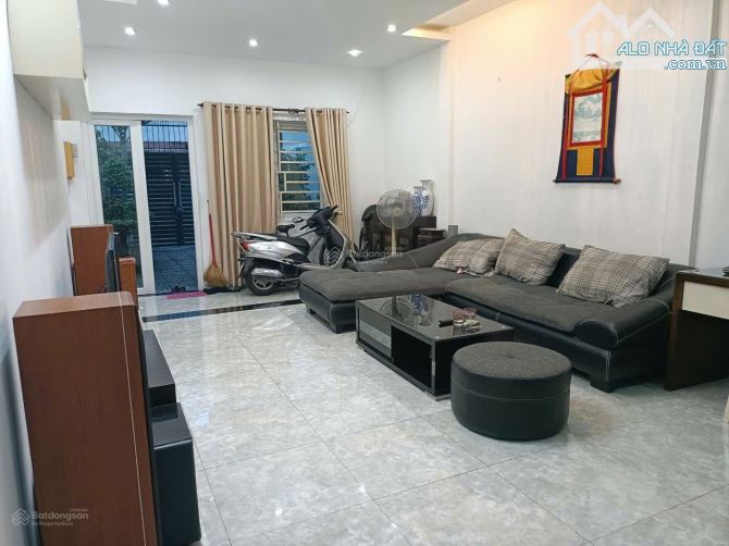Nhà giá rẻ DT 4,4x29m (CN 115m2) 9,6 tỷ - Lê Văn Huân - p13 Tân Bình - 2