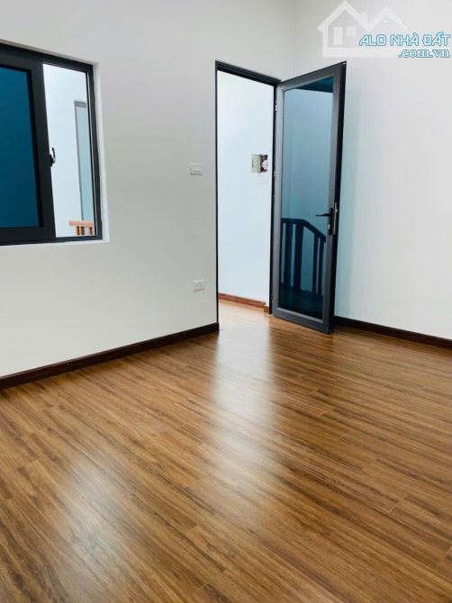 BÁN NHÀ PHỐ HOÀNG VĂN THÁI,Ô TÔ 7 CHỖ VÀO NHÀ,CÁCH PHỐ 3 BƯỚC CHÂN,DTSD 48m GIÁ 18 TỶ. - 2