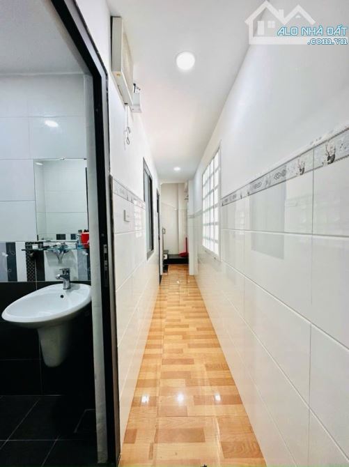 MẶT TIỀN NGUYÊN HỒNG MỚI ĐẸP-KD VIP-45M2 4 LẦU NHỈNH 9 TỶ- HIẾM - 2