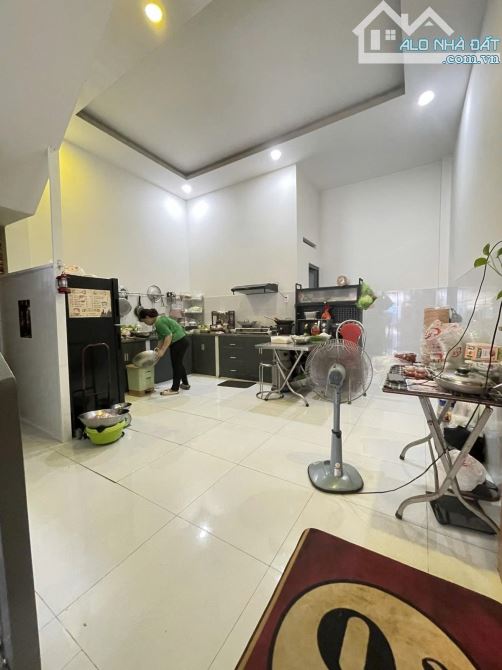 BÁN NHÀ NGUYỄN ẢNH THỦ Q12 - 3 TẦNG 75M2 ( 5M X 15M) - 5.46 TỶ - 2