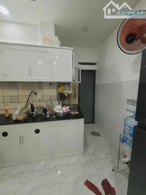 Bán nhà đẹp 2 tầng Cách Mạng Tháng 8 Tân Bình, 36m2 tặng nội thất nhỉnh 4 tỷ. - 2