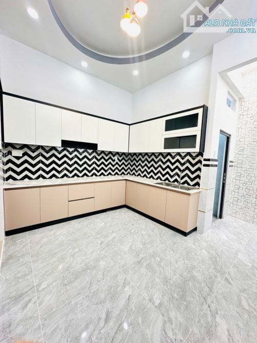 LÊ VĂN QUỚI - HẺM XE HƠI 6M XỊN  - 3 TẦNG 4PN ĐẸP 52M VUÔNG - 2