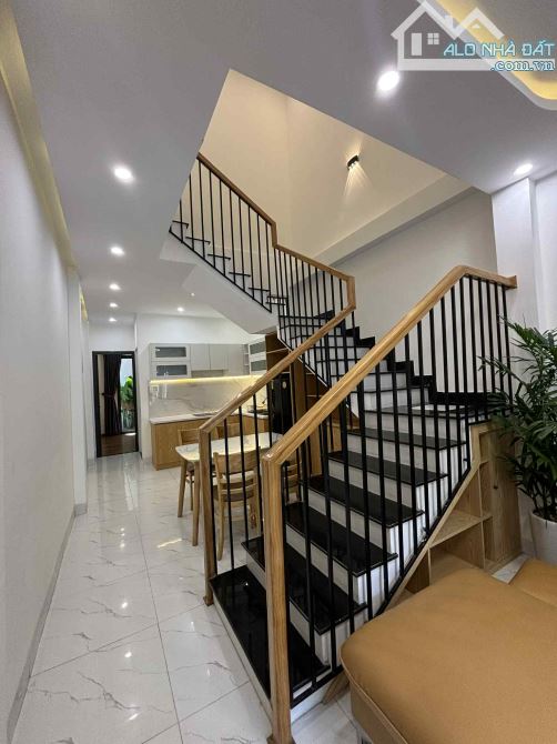 ► Nhà sát MT Ông Ích Khiêm, UBND Thanh Bình, 52m2, 2 tầng 3PN, thoáng, 3.xx tỷ - 2