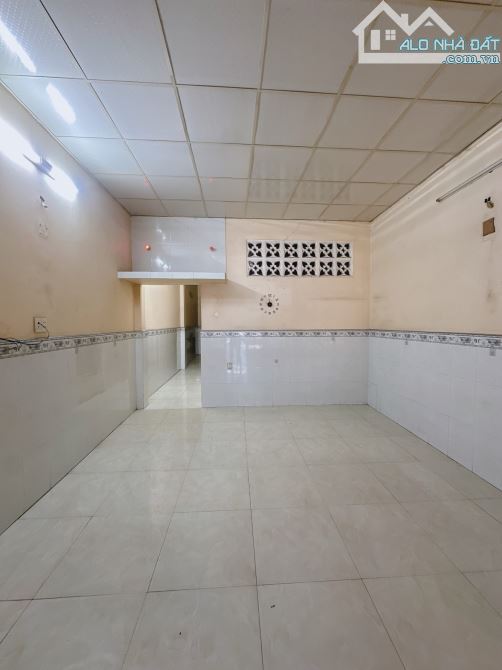 Bán nhà mặt tiền Huỳnh Tấn Phát gần cầu Tân Thuận 1 giá sập sàn chỉ 114tr/1m2. - 2