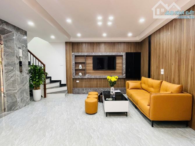 Bán nhà Định Công Thượng - 10m Ra Ô Tô Đỗ Đậu - 20m Ra Phố - Xây Mới - Hàng Hiếm 10 Tỷ - 2