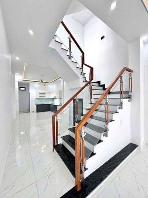 MẶT BẰNG ĐANG CHO THUÊ 15TR/ THÁNG - NGAY TRÊN MT NGUYỄN VĂN GIAI, QUẬN 1. GIÁ CHỐT: 6,59T - 2