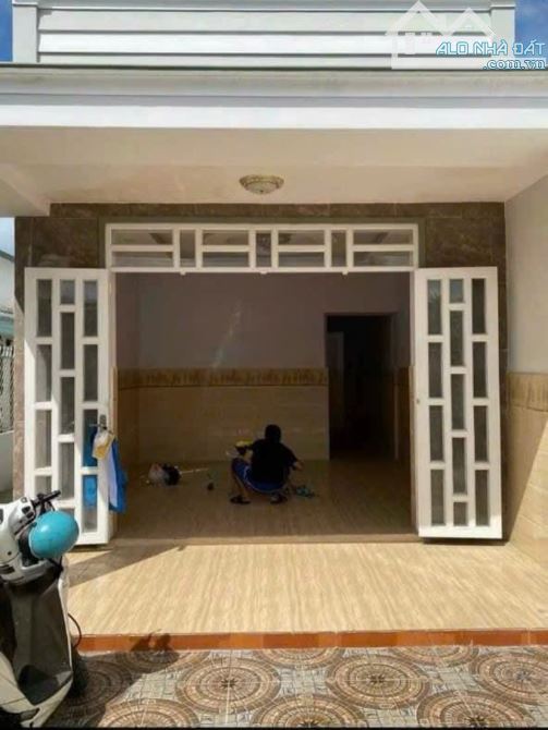 Cần Bán nhanh Căn nhà ở Tân Hiệp 18 Hóc Môn 680triệu Sổ hồng Riêng 121m2 Bao Phí - 2