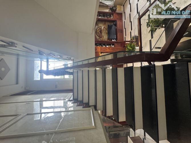 BIỆT THỰ BÌNH THỌ 3 TẦNG 8 x 20M - 14 TỶ - 2
