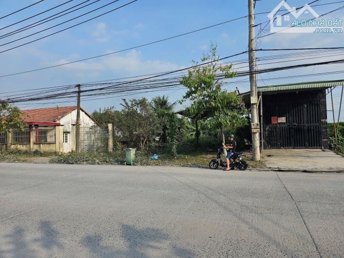 D145 | chủ ngộp giảm 300 triệu còn 3 tỉ 700 triệu + bán lô đất mặt tiền 768 Xã Thiên Tân - - 2