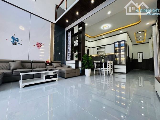 NHÀ GÁC LỬNG NGAY TRUNG TÂM PHƯỜNG CHỈ 500TR SANG TÊN NHẬN NHÀ - 2