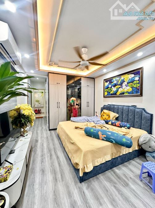 Lô góc ô tô đỗ cửa Phúc Xá, 1 nhà ra phố, ngõ thông KD sầm uất, DT 40m2 * 5 tầng, 7,65 tỷ - 2