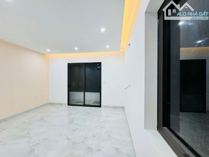 CĂN HOMESTAY CÁCH BIỂN 300M DUY NHẤT MỚI ĐẸP,GIÁ CHỈ 9TY8 CHO GẦN 100M2 NGANG 5M VUÔNG VẮN - 2